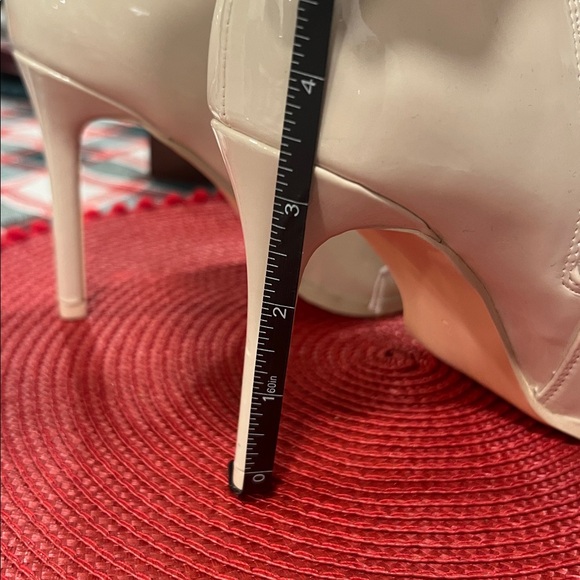 Steve Madden Cream Heeled Boots - Picture 11 of 11